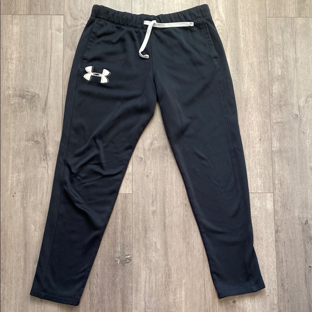 Under Armour Black Sweatpants with Elastic Waistband and Tapered Fit